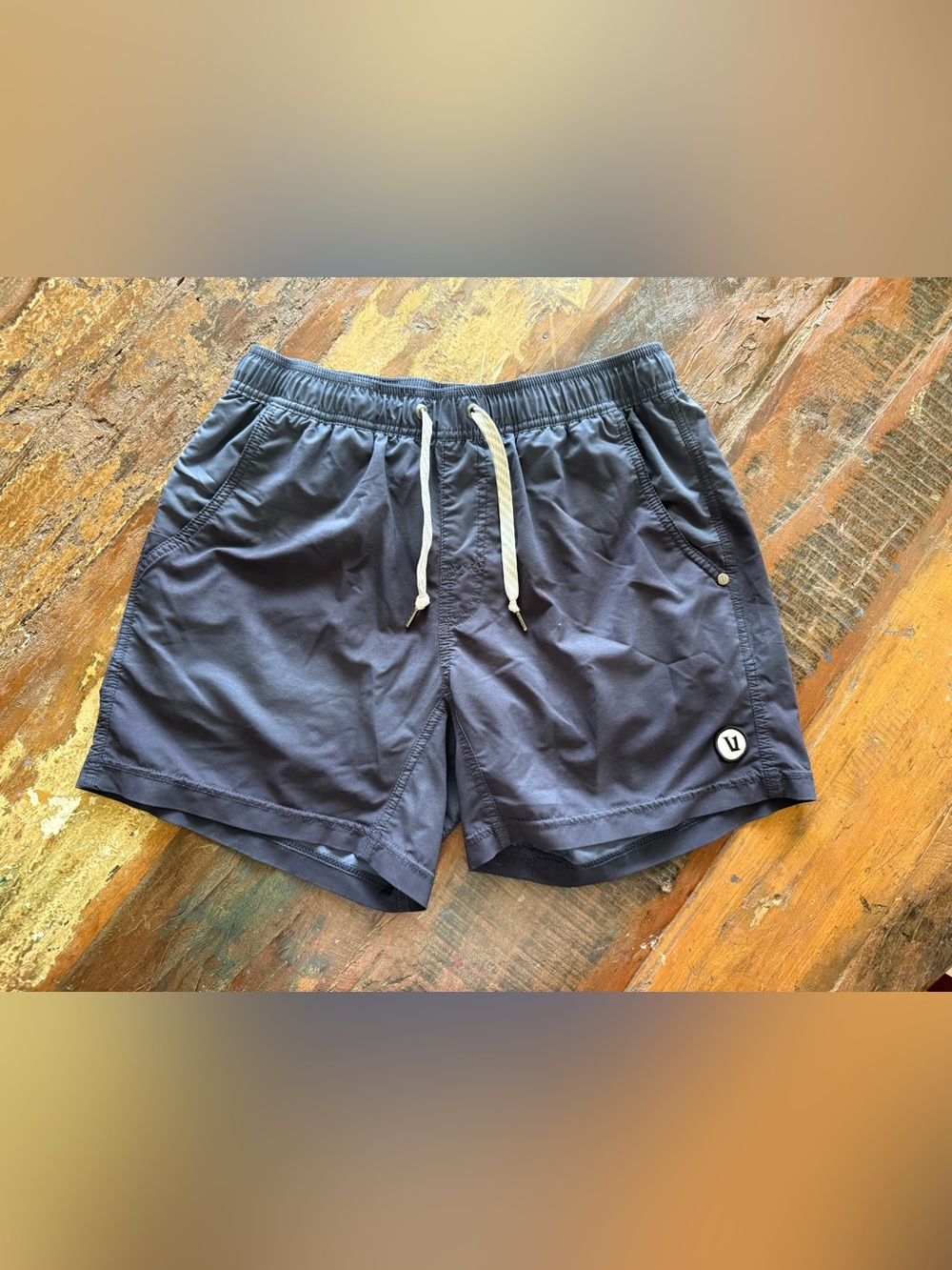 Vuori Men's Athletic Drawstring Shorts - Grey/Black